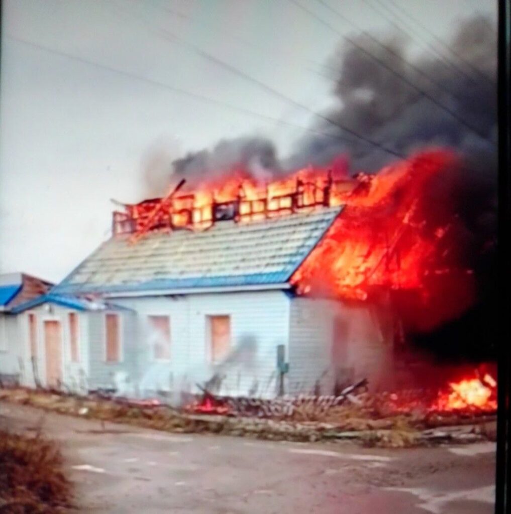 Росіяни вдарили по будинках у Середині-Буді