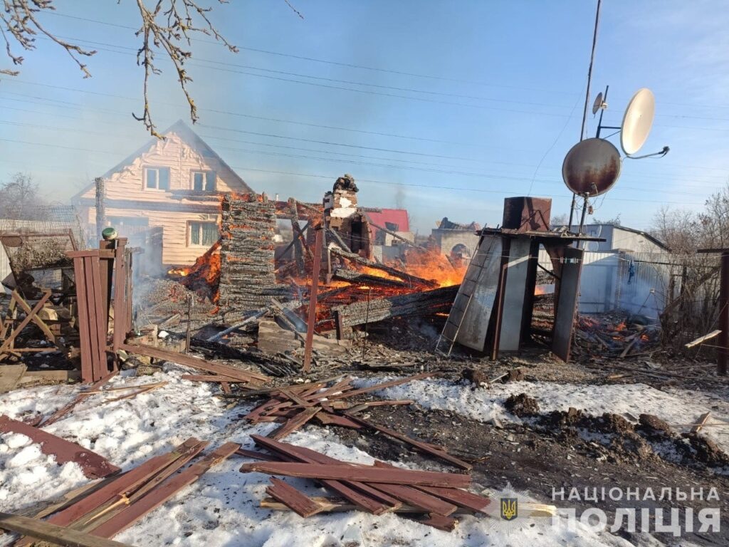 Під час ранкового обстрілу Середини-Буди жінка отримала поранення голови