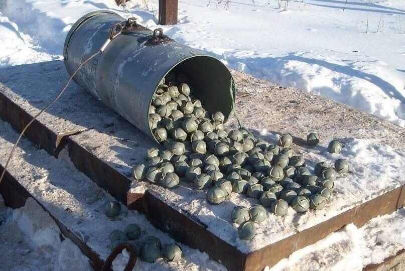 Середина-Будську громаду вчора атакували осколочною авіаційною бомбою