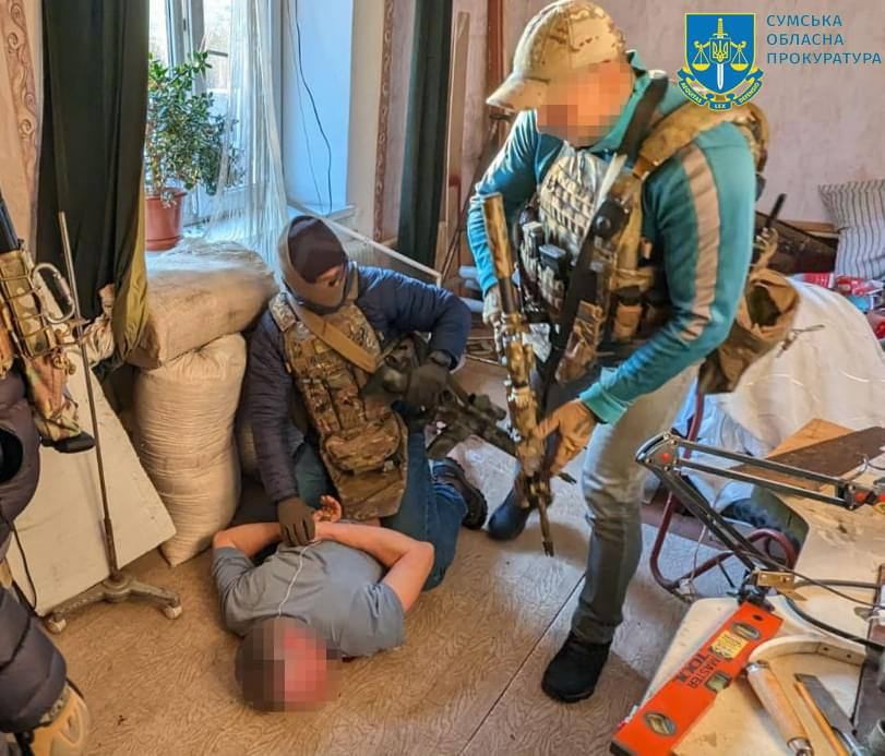 Трьох жителів Середини-Буди судитимуть за передачу даних рф про розміщення ЗСУ та результати обстрілів на Шосткинщині